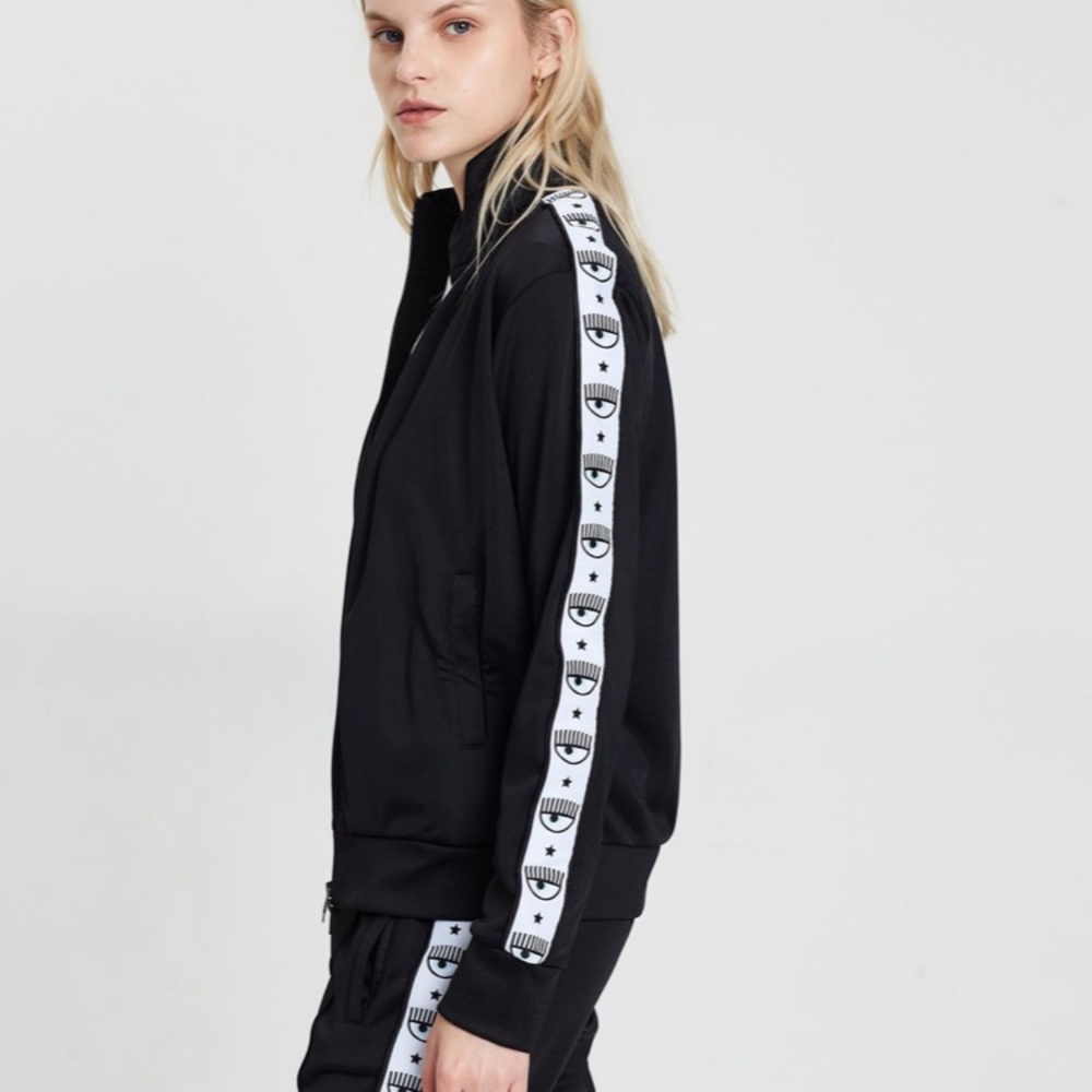 CHIARA FERRAGNI 😍 LOGOMANIA ZIPPED SWEATSHIRT